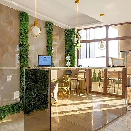 Manor Szálloda 4*