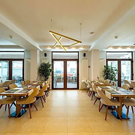 Manor Szálloda 4*